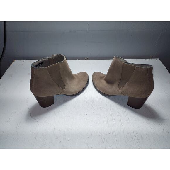 womans booties - Picture 4 of 5